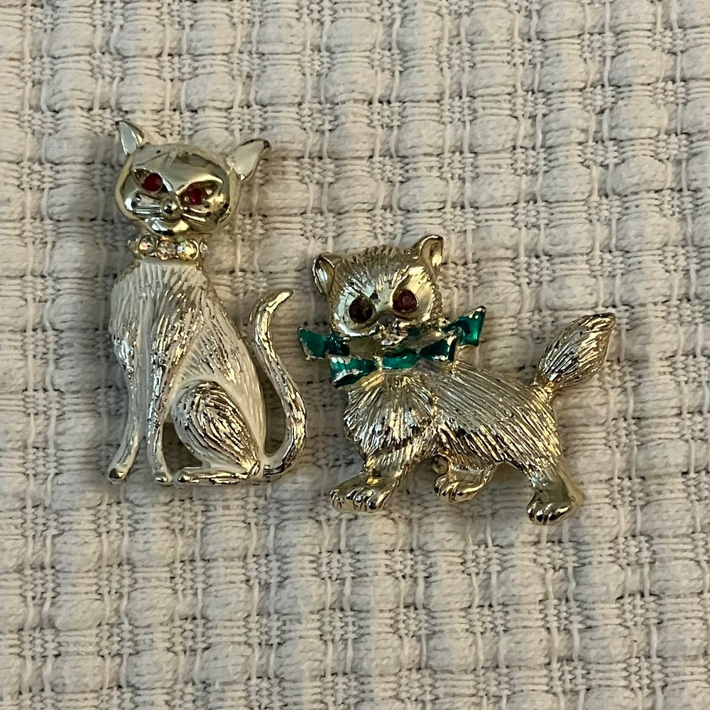 Lot 2 Vintage Cat Brooch Gold Tone Rhinestone Collar Faux Ruby Eye Kitty Pins